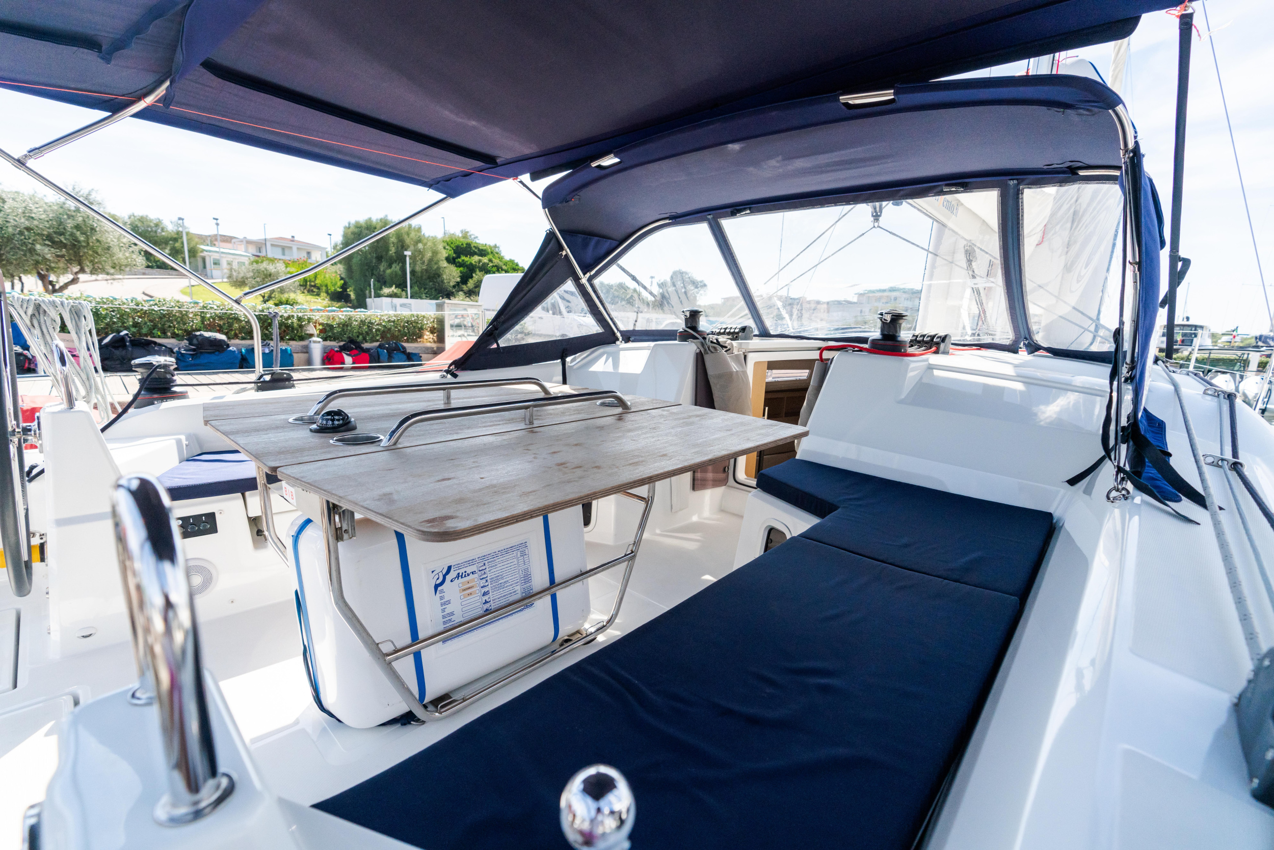 Photo #4 - Oceanis 40.1 (Oneiros - Comfort line) in Olbia - 7847