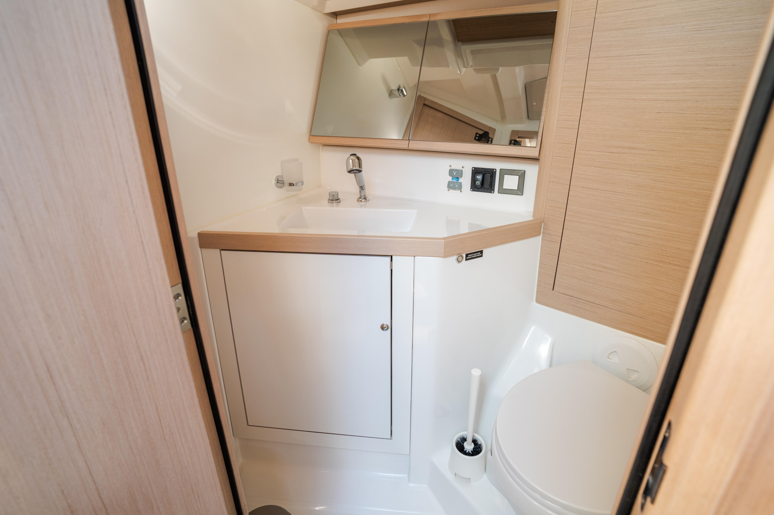 Photo #16 - Oceanis 46.1 (bunk cab) (Persefone - Comfort line) in Olbia - 8790