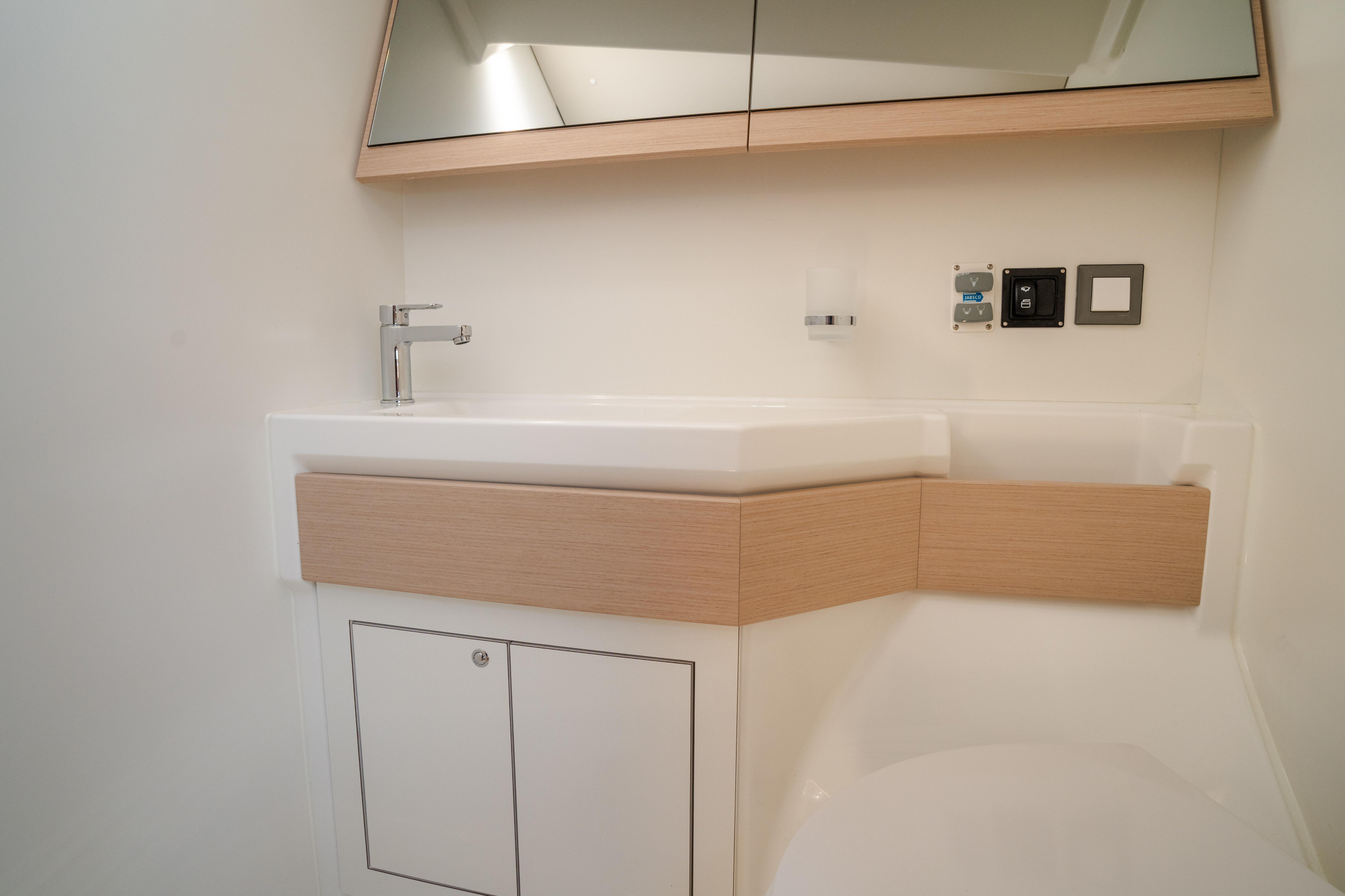 Photo #21 - Oceanis 46.1 (bunk cab) (Persefone - Comfort line) in Olbia - 8790