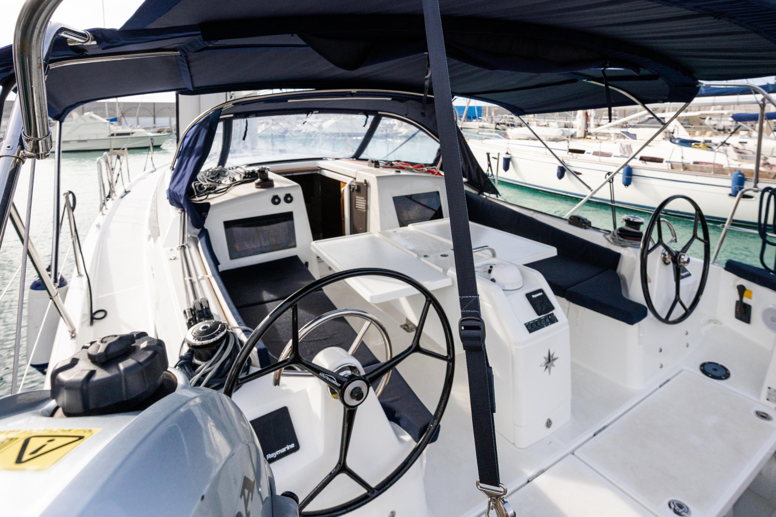 Photo #11 - Sun Odyssey 410 (Pheia - Comfort line) in Castiglioncello - 8785