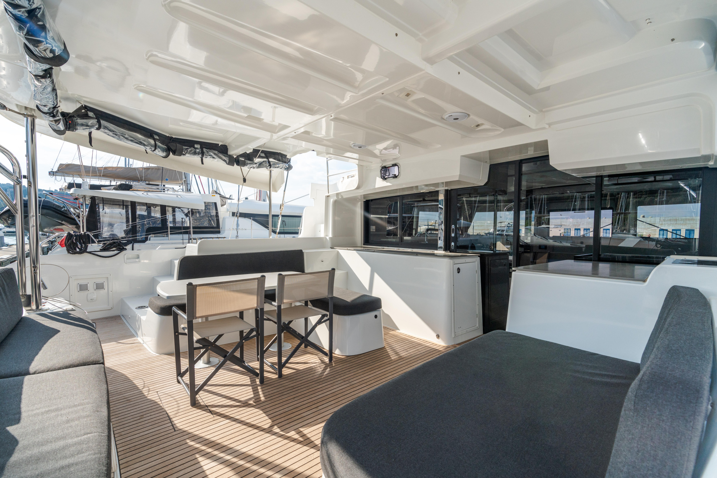 Photo #9 - Lagoon 46 (Sonia - Premium Crewed line) en Capo d'Orlando - 8577