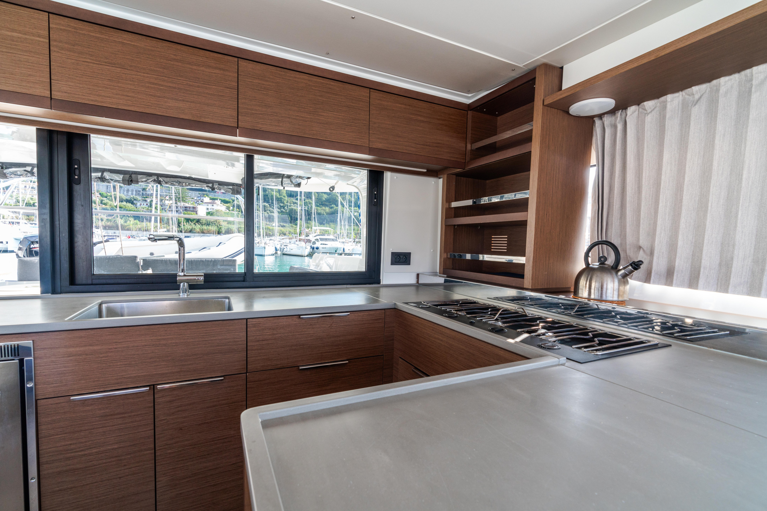 Photo #7 - Lagoon 46 (Sonia - Premium Crewed line) en Capo d'Orlando - 8577