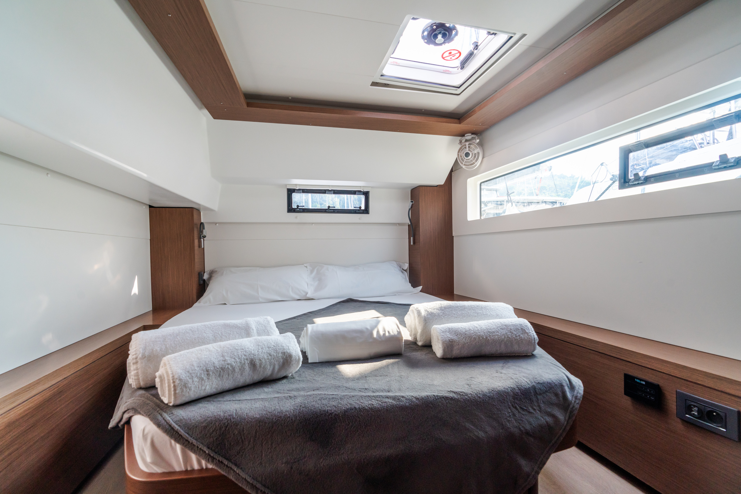 Photo #4 - Lagoon 46 (Sonia - Premium Crewed line) en Capo d'Orlando - 8577