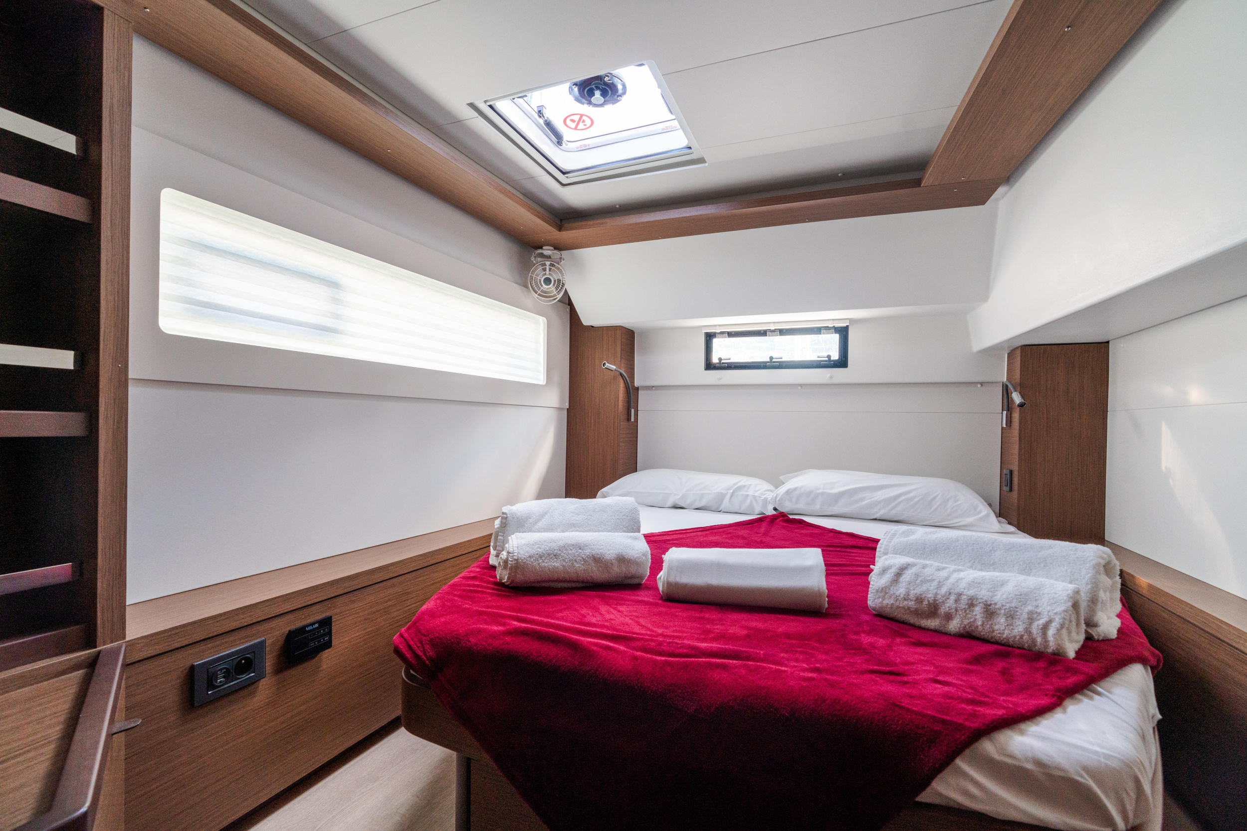 Photo #14 - Lagoon 46 (Sonia - Premium Crewed line) en Capo d'Orlando - 8577