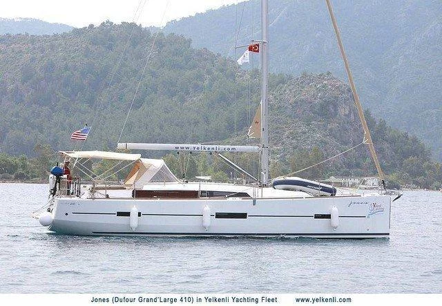 Dufour 410 GL (Jones) Sailing - 2
