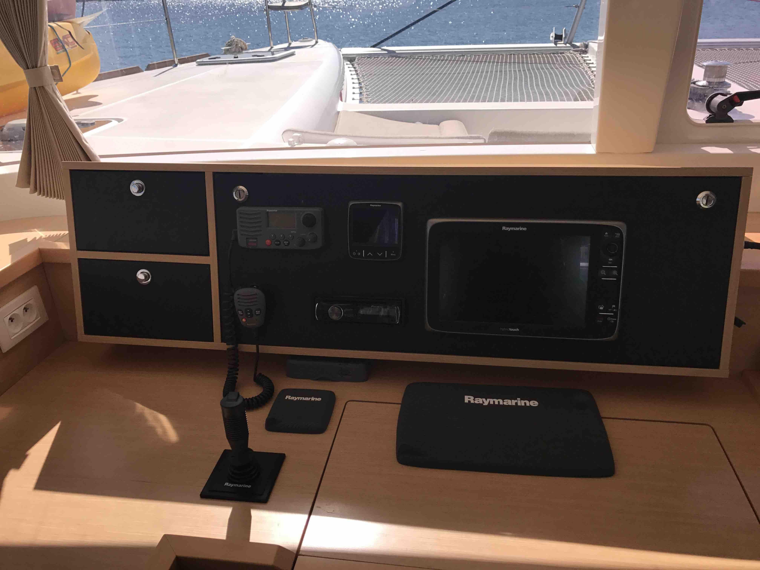Photo #11 - Lagoon 450F (Dugongo (Solar Panels, WM)) in Portisco - 9658