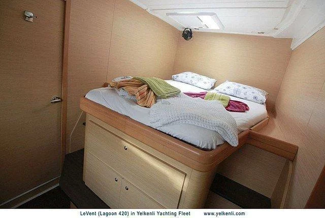 Lagoon 420 (LeVent) Port Front Cabin - 20