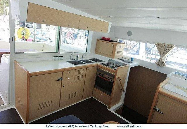 Lagoon 420 (LeVent) Galley - 14