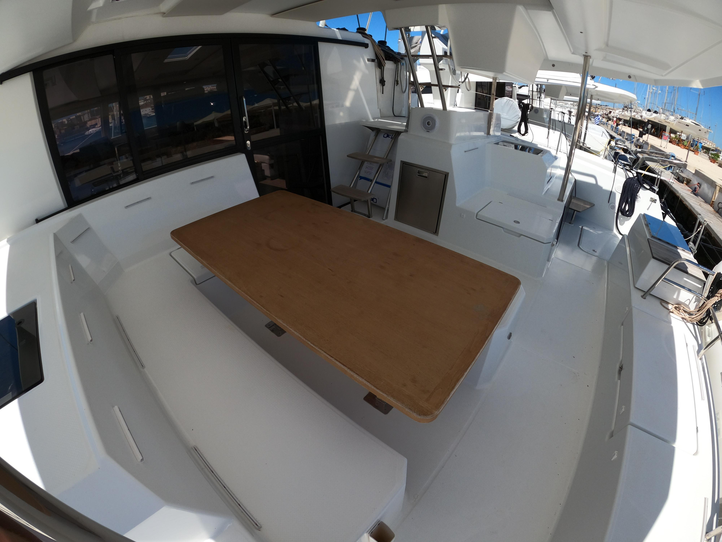 Photo #42 - Fountaine Pajot Astréa 42 (Wm-Ac in dinette-Gen-Sol.Pan) (Astrea) in Castellamare del Golfo - 12855
