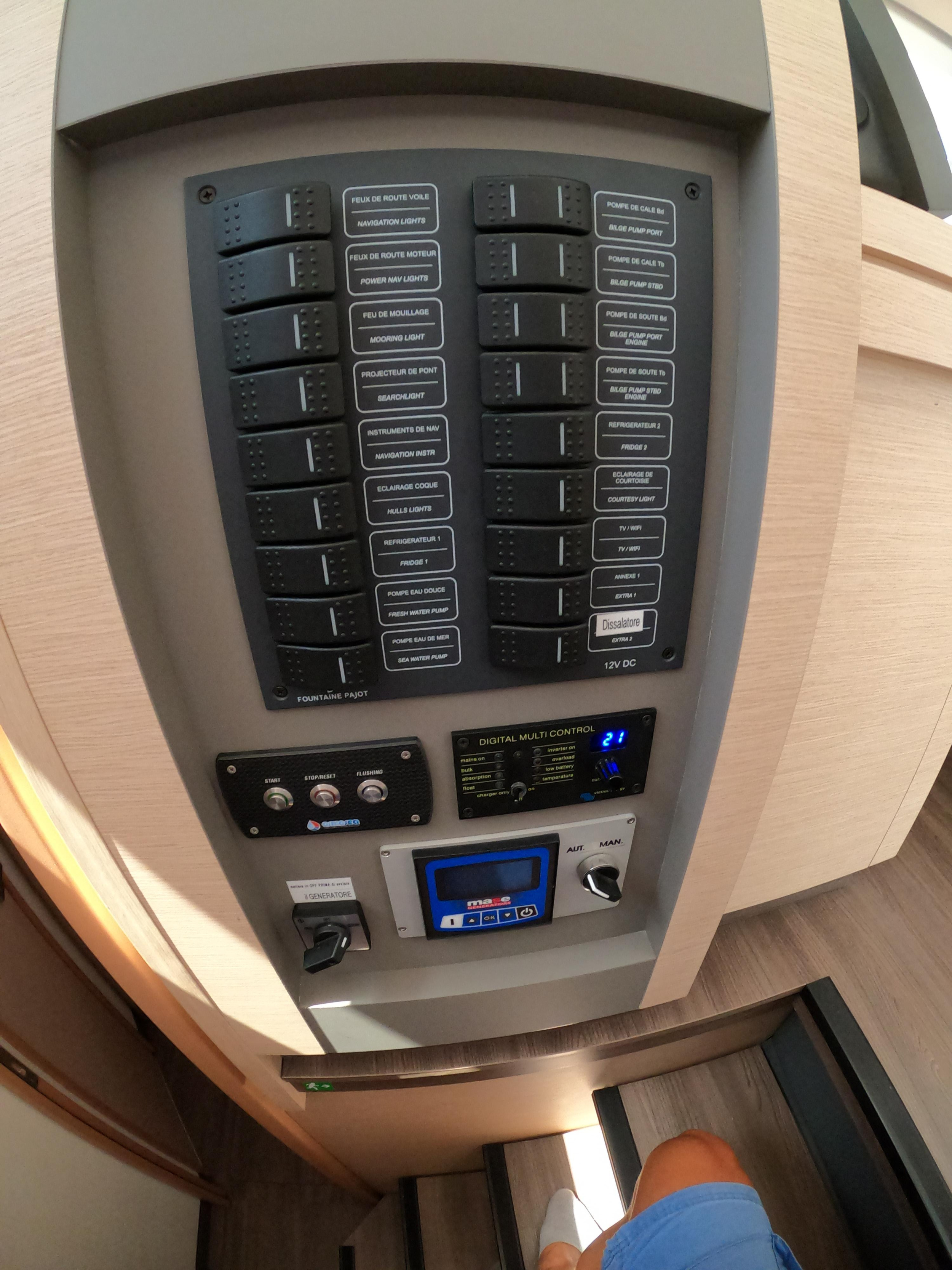 Photo #46 - Fountaine Pajot Astréa 42 (Wm-Ac in dinette-Gen-Sol.Pan) (Astrea) in Castellamare del Golfo - 12855