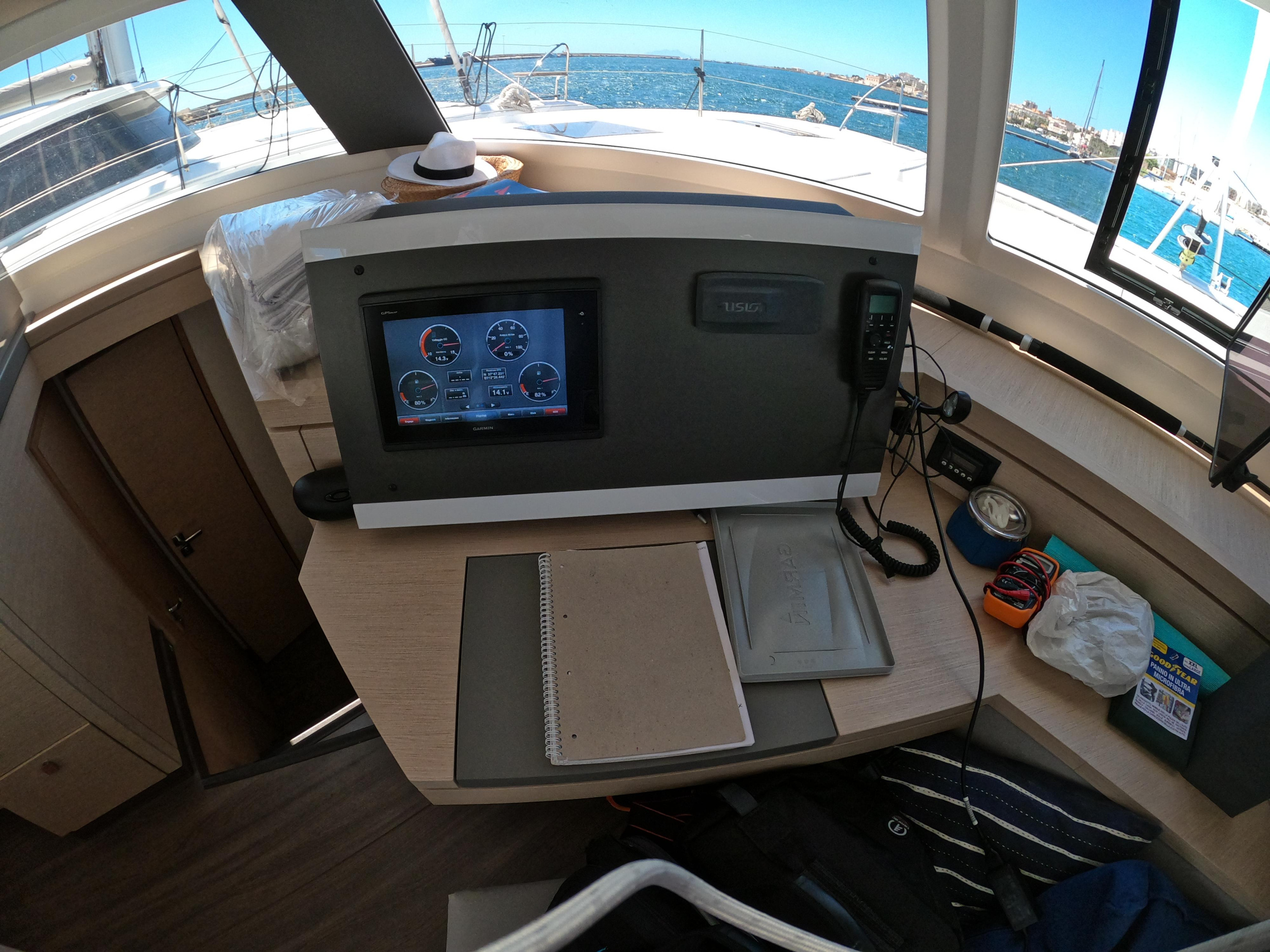 Photo #14 - Fountaine Pajot Astréa 42 (Wm-Ac in dinette-Gen-Sol.Pan) (Astrea) in Castellamare del Golfo - 12855