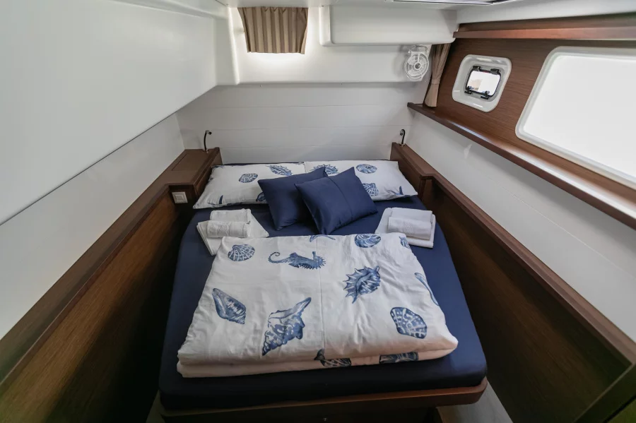 Lagoon 450 F (2019) equipped with generator, A/C ( (WIDE DREAM)  - 2