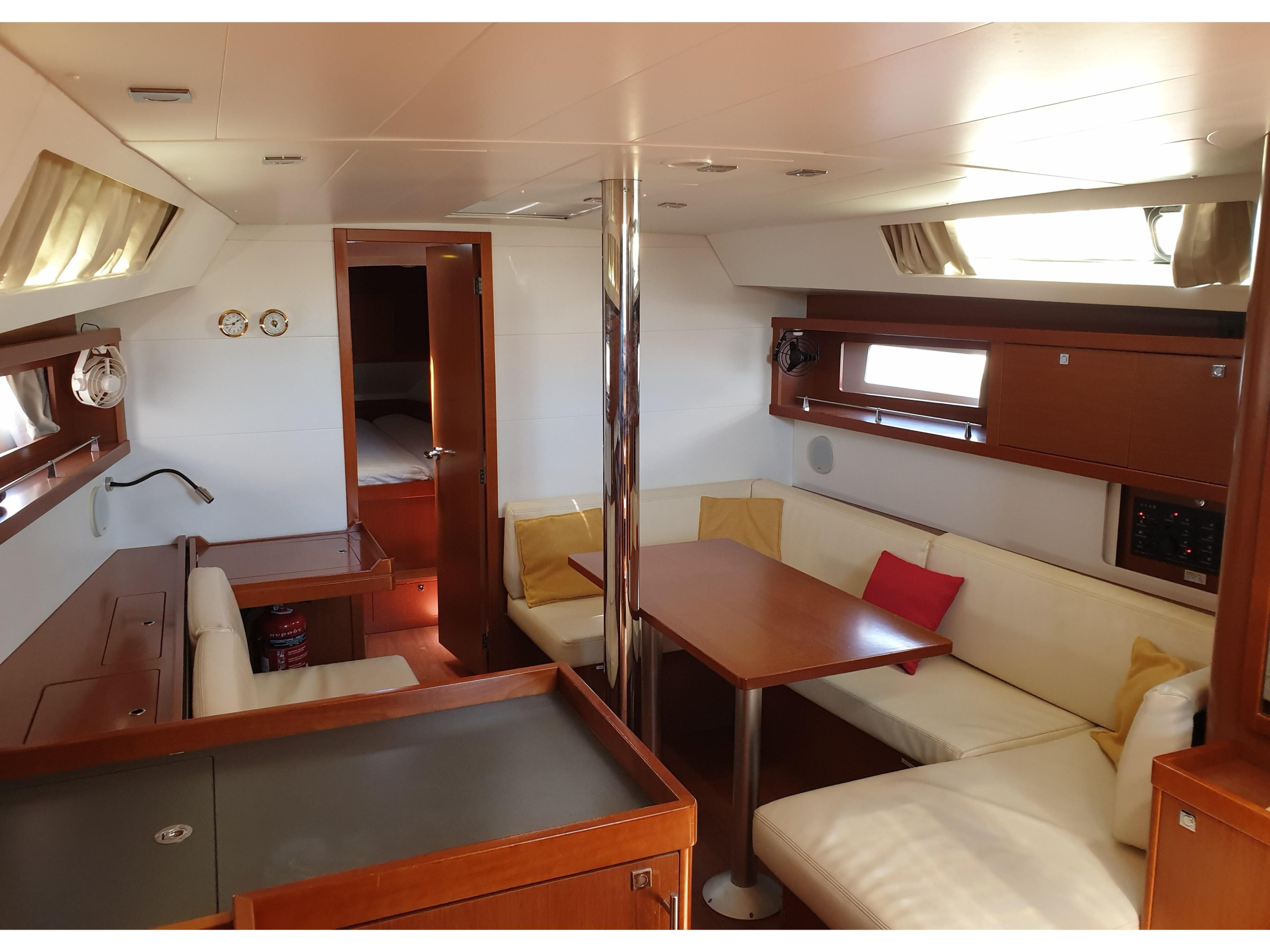 Photo #4 - Oceanis 41 (ECSTASEA) in Athen - 12780
