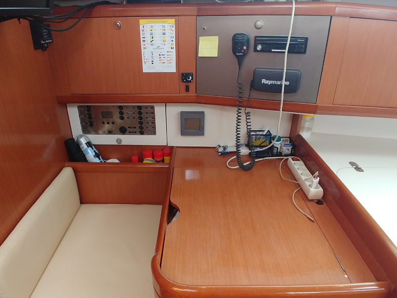 Photo #9 - Oceanis 40 (Sapphire) in Athen - 10394