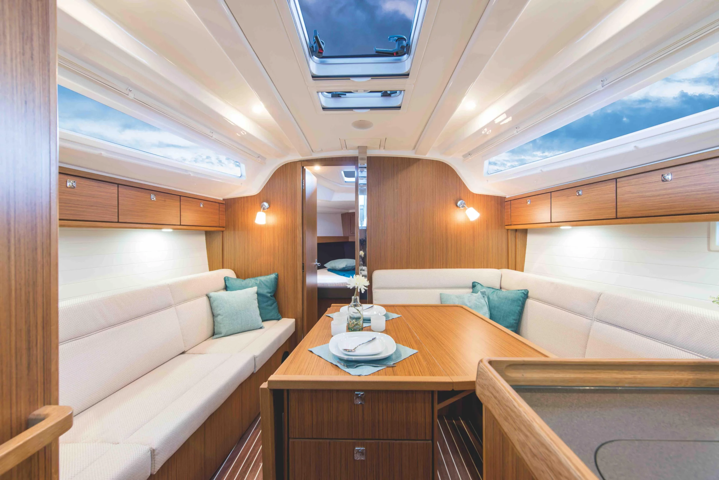 Bavaria Cruiser 37 (Sunseeker)  - 3