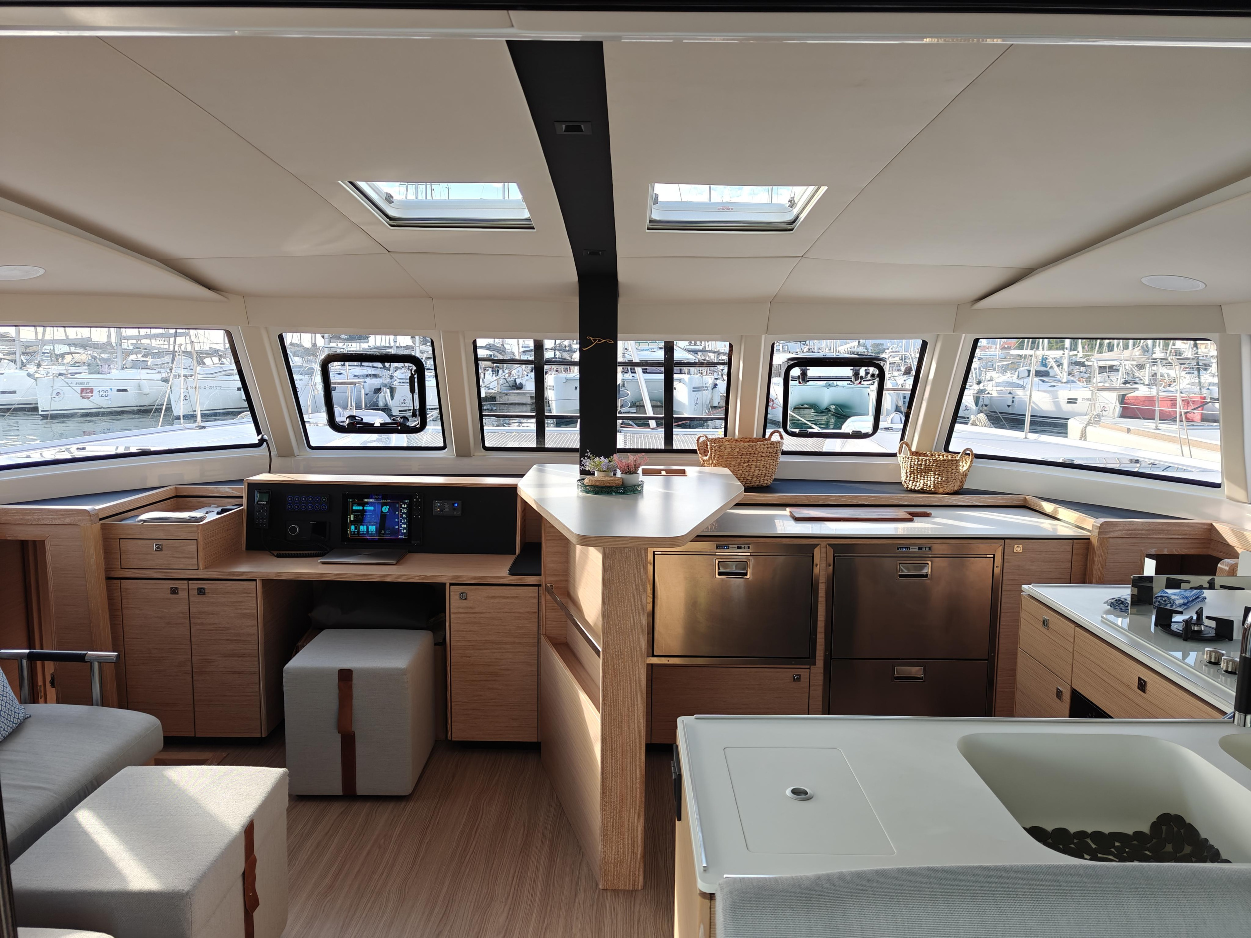 Photo #9 - Nautitech 44 Open (Neguinha) in Kastela - 10502