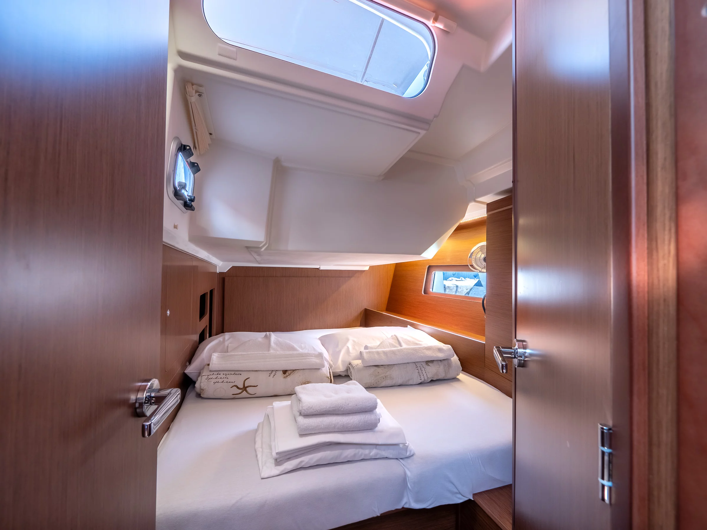 Oceanis 46.1 (AMORINO)  - 12