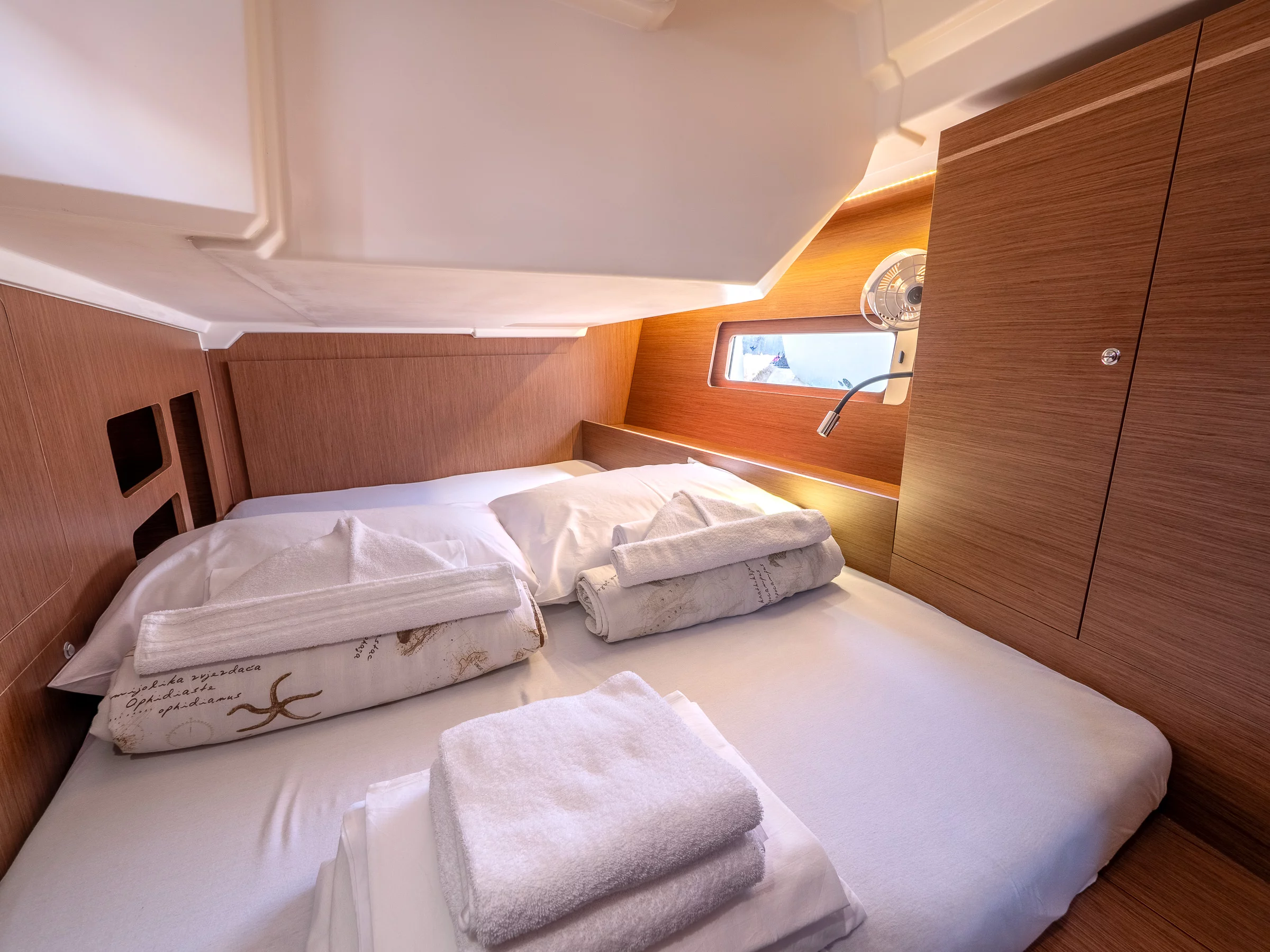 Oceanis 46.1 (AMORINO)  - 14