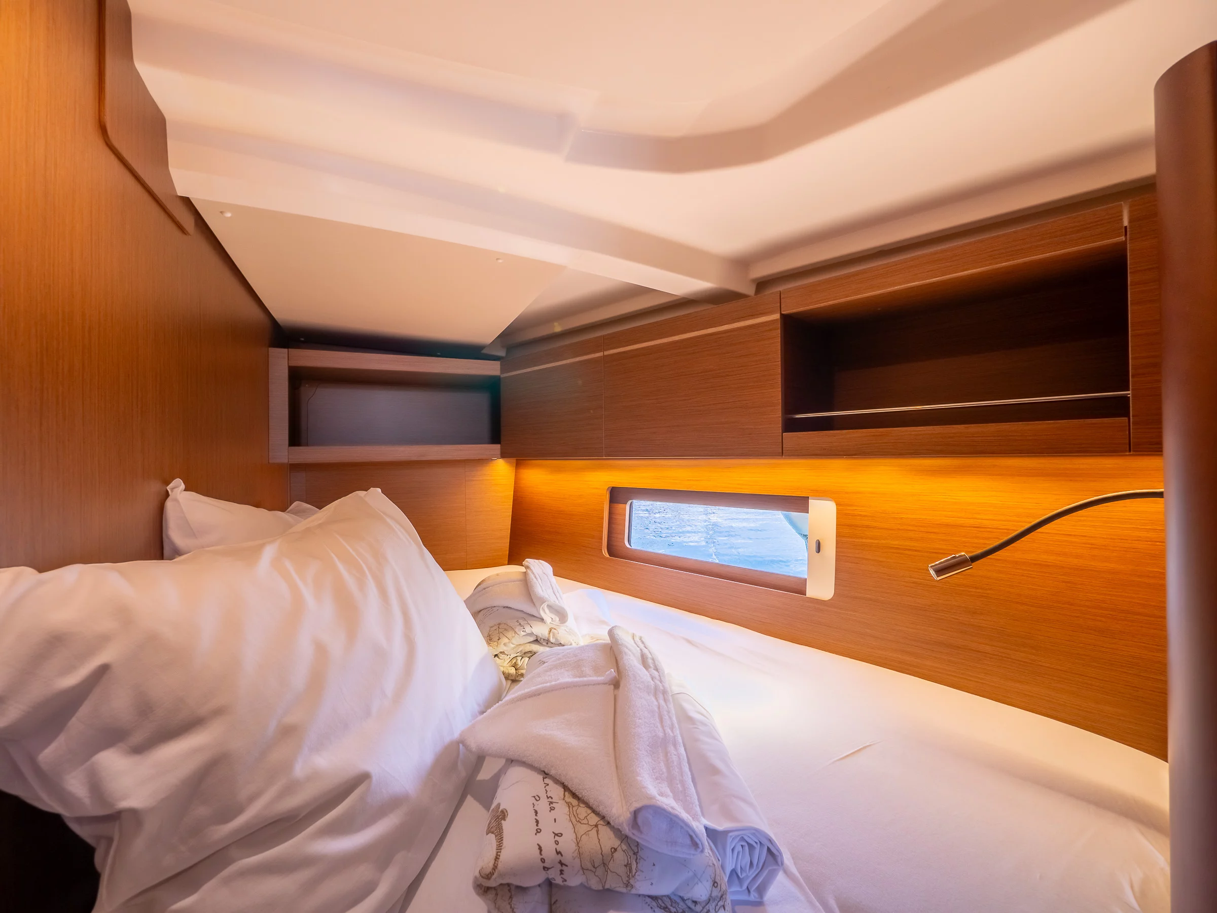 Oceanis 46.1 (AMORINO)  - 15