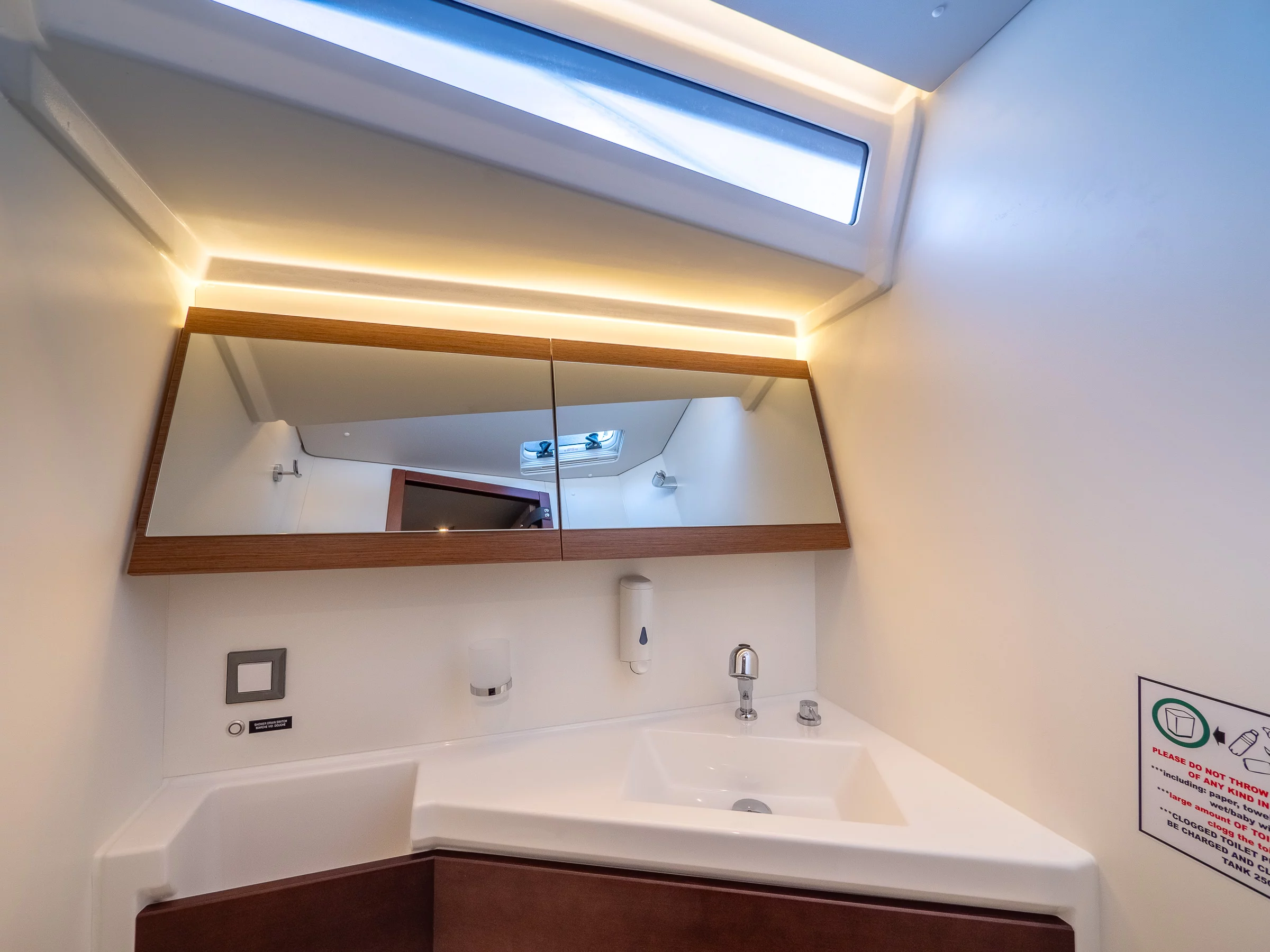 Oceanis 46.1 (AMORINO)  - 22