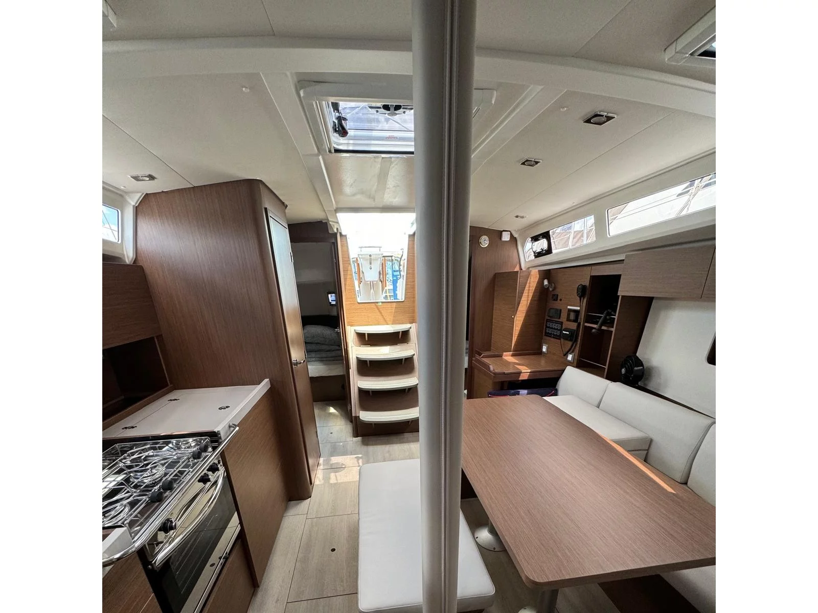 Oceanis 37.1 (Felice) Interior image - 9