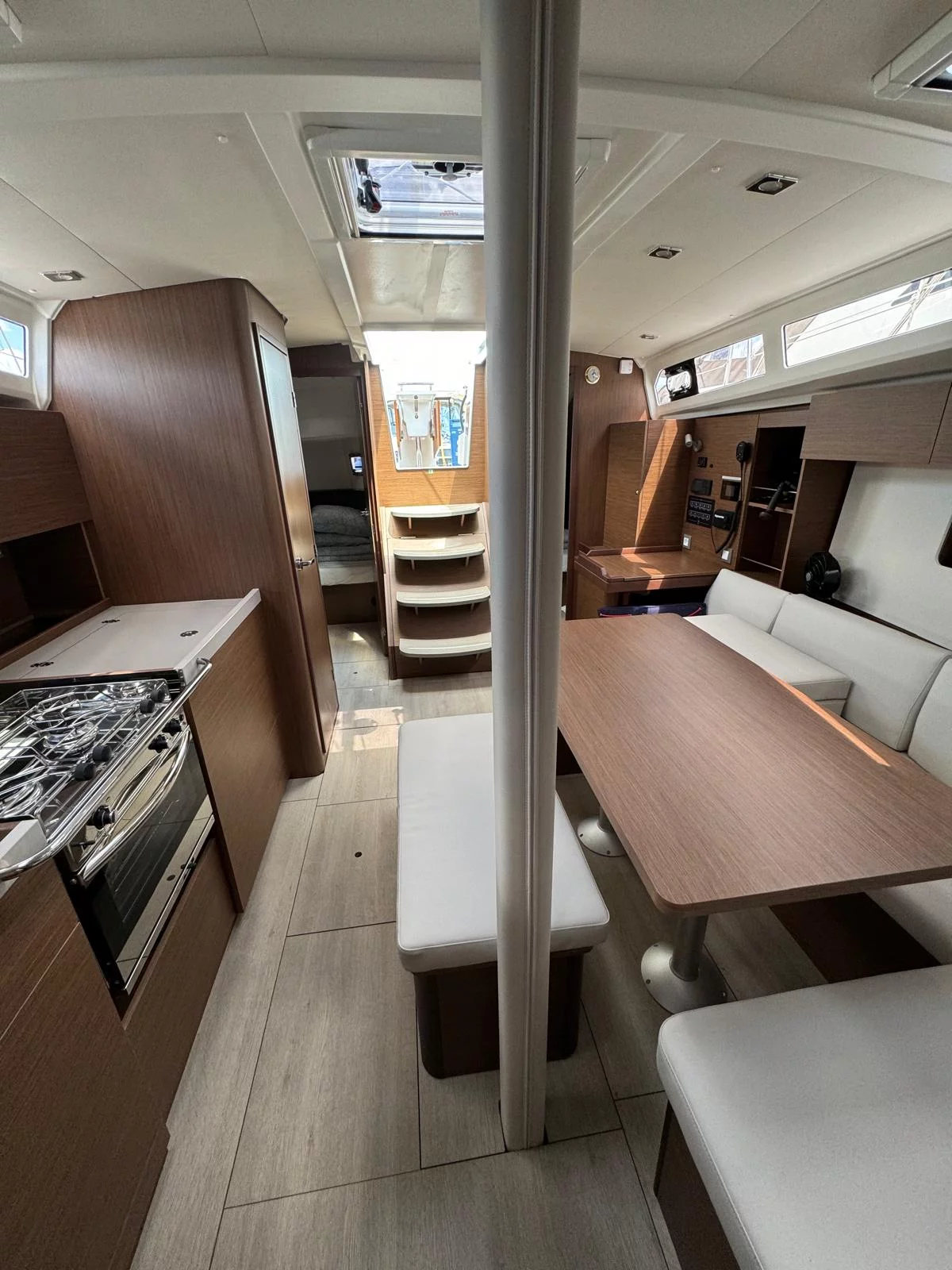 Oceanis 37.1 (Felice)  - 10