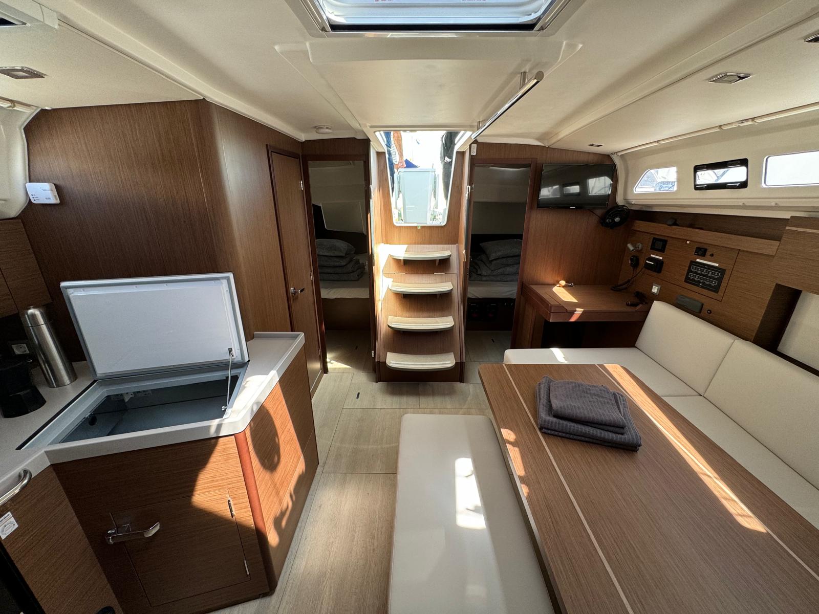 Photo #8 - Oceanis 40.1 (Magic) in Biograd - 9728