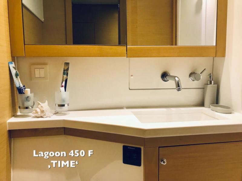 Lagoon 450 F (TIME)  - 3