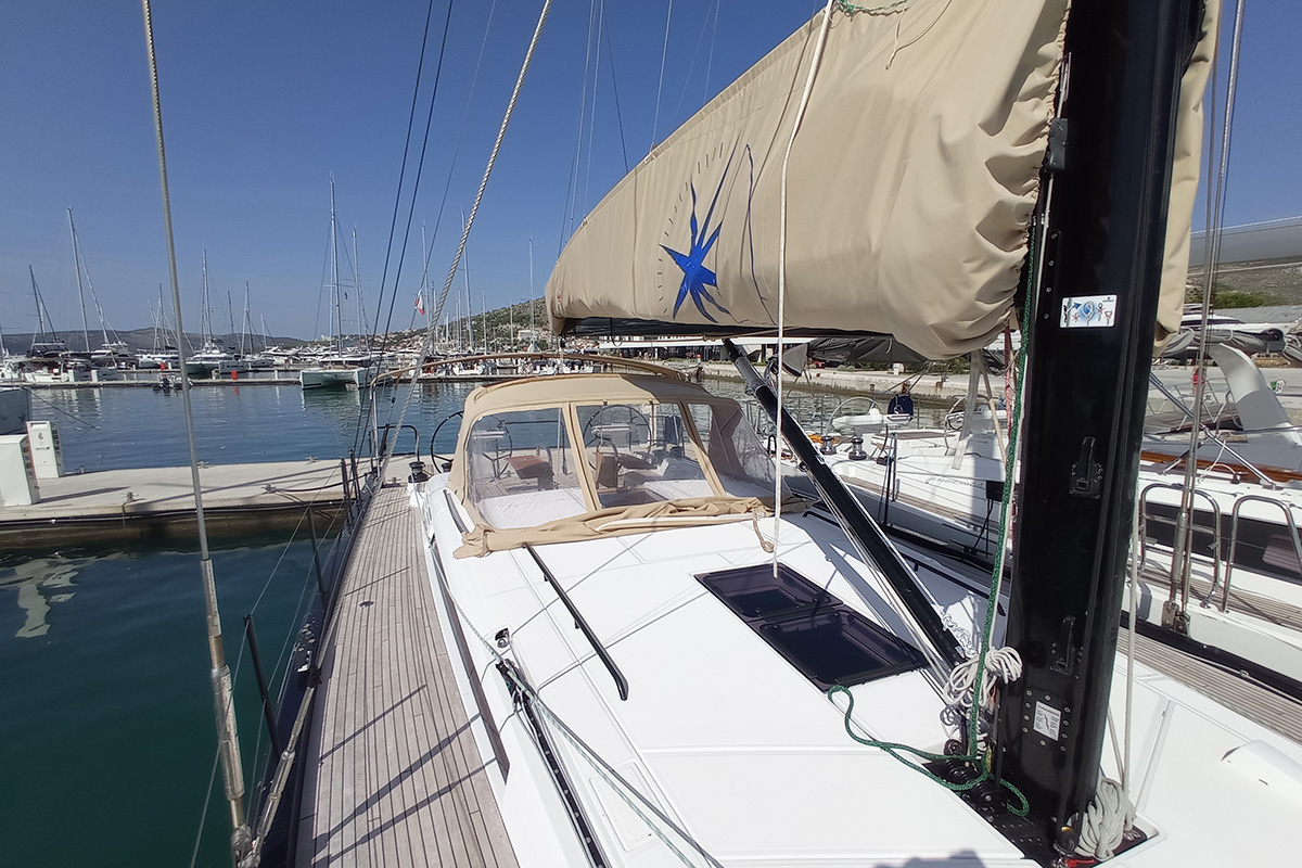 Photo #8 - First 53 (Silhuette) in Primosten - 22865