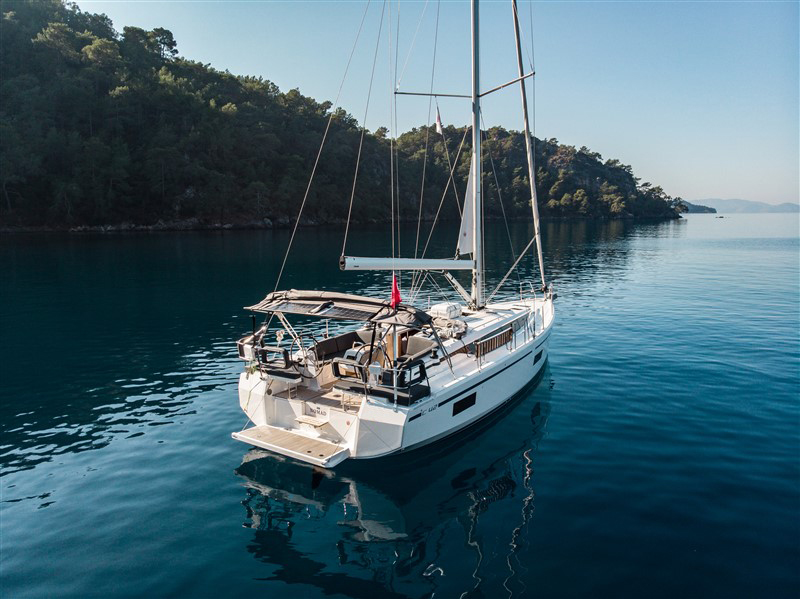 Photo #8 - Bavaria C42 (NOMAD) in Fethiye - 13486