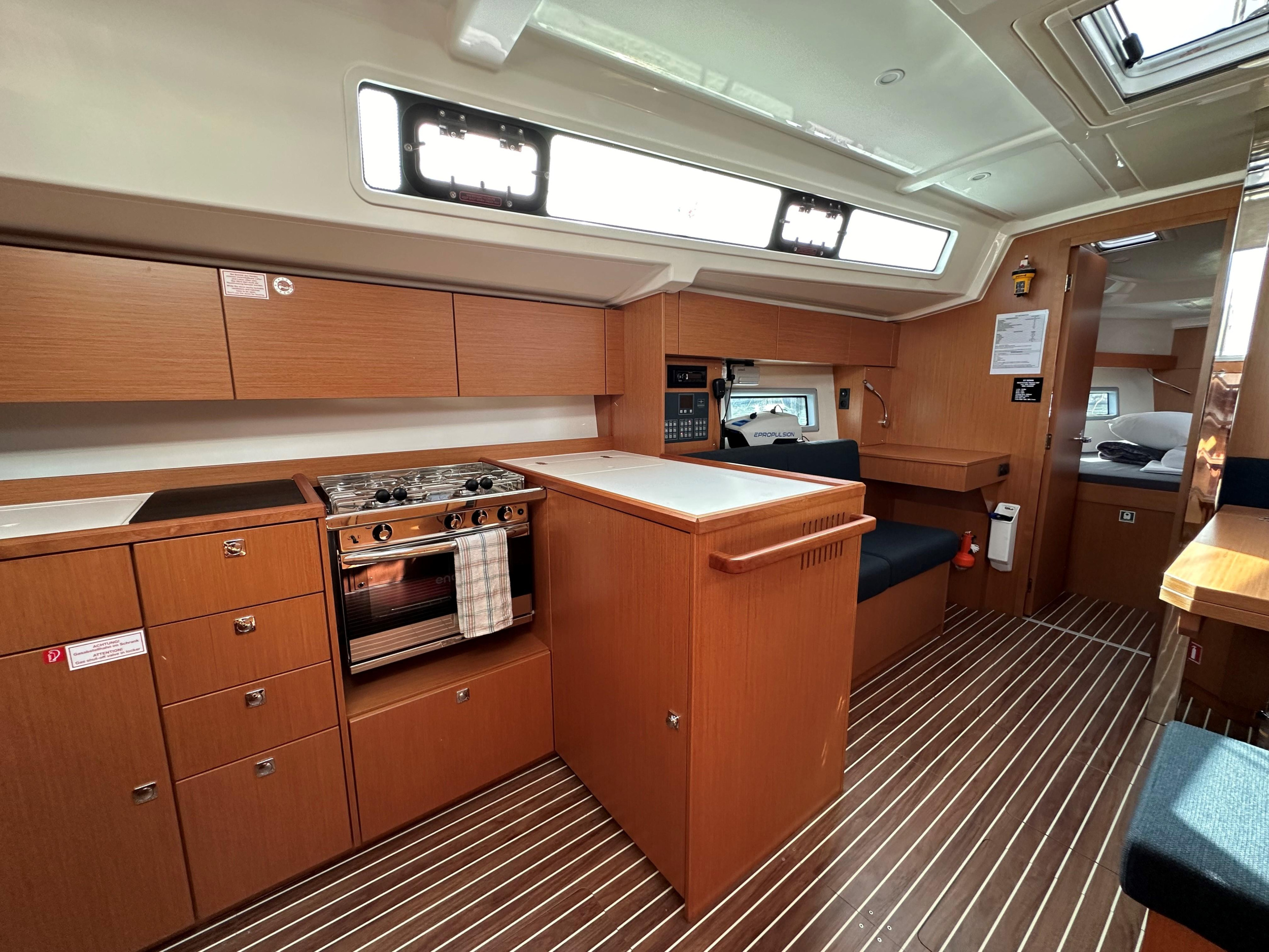 Photo #15 - Bavaria C38 (S/Y Sienna) en Atenas - 10071