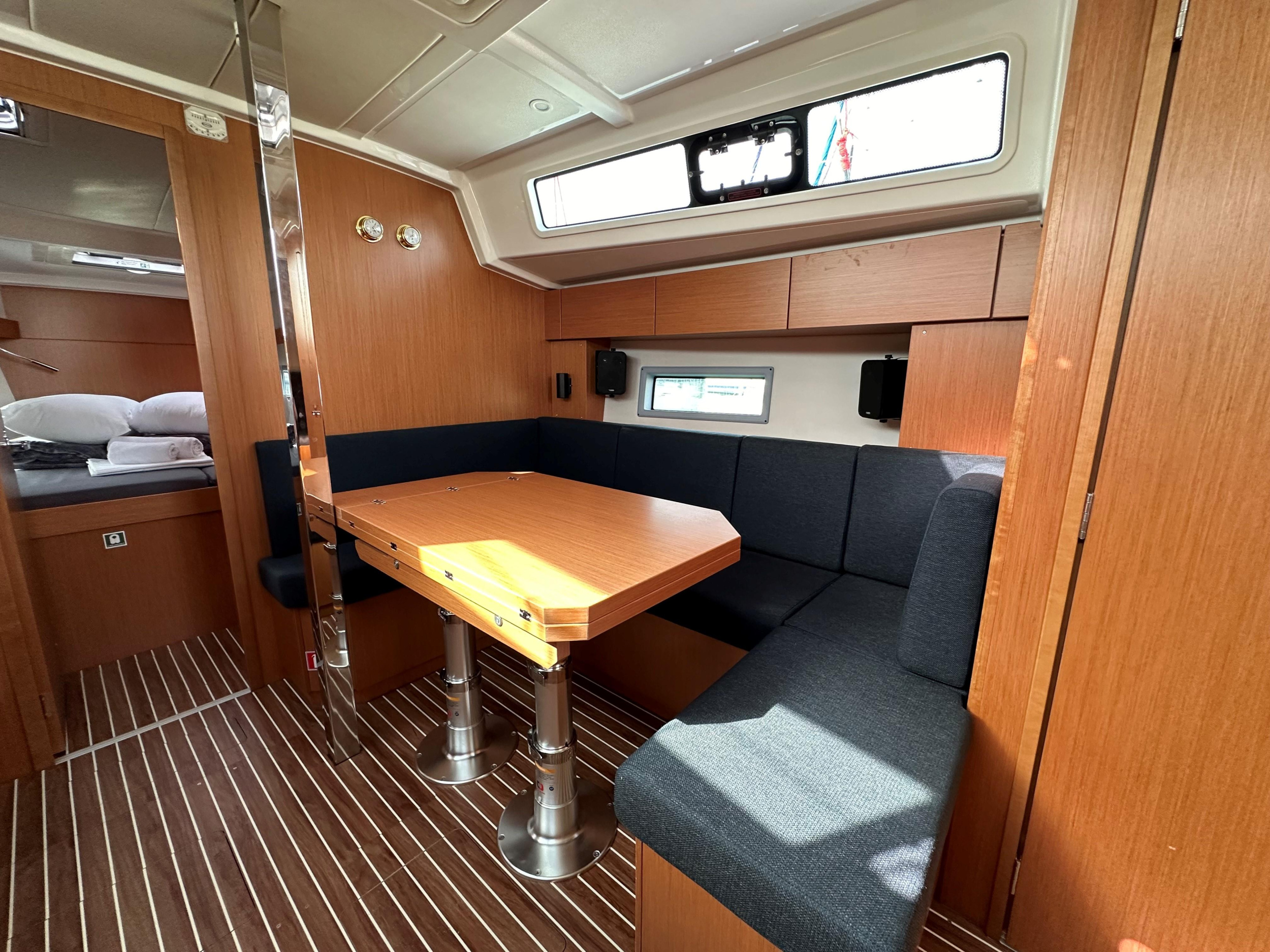 Photo #9 - Bavaria C38 (S/Y Sienna) en Atenas - 10071