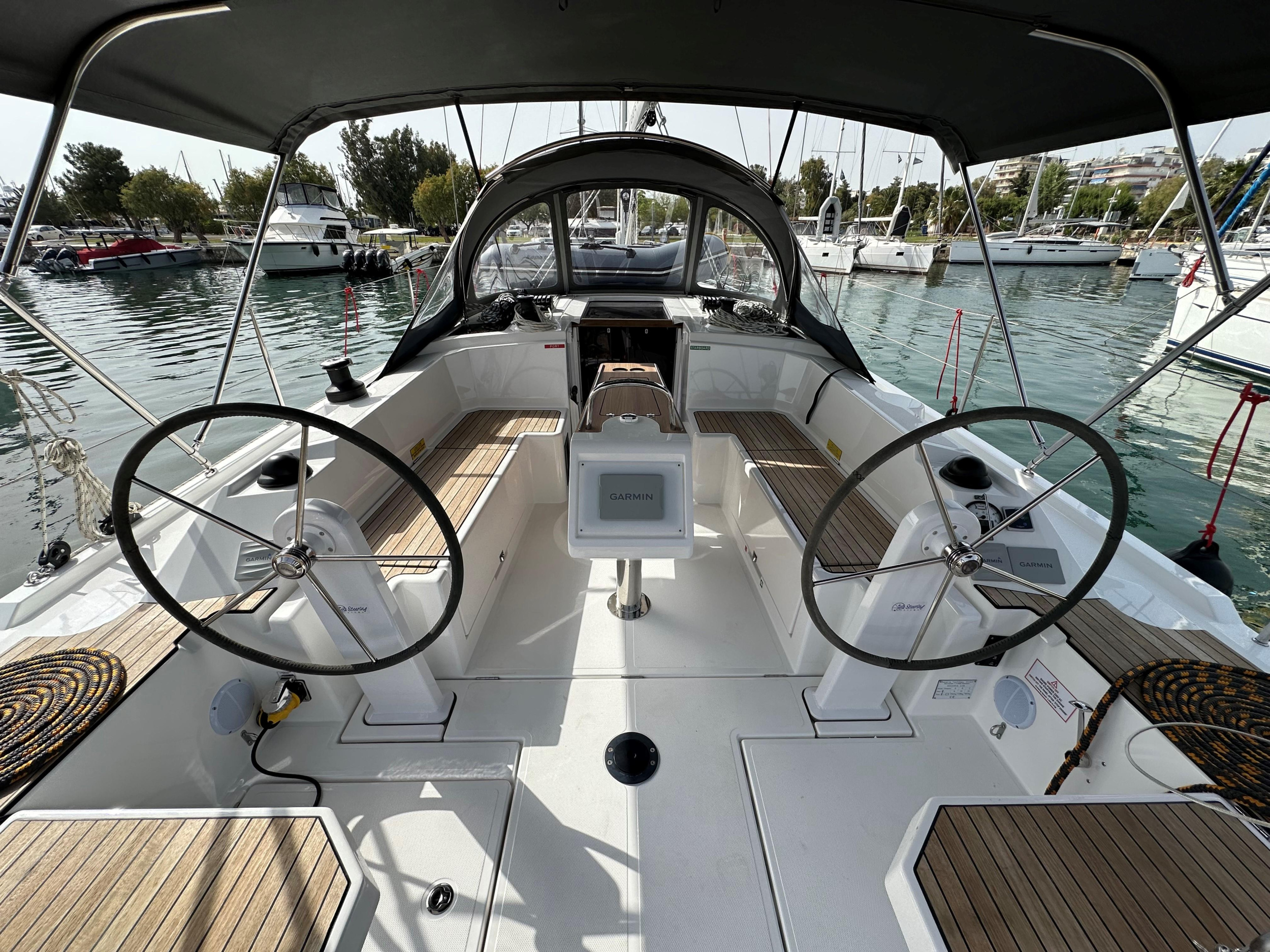 Photo #14 - Bavaria C38 (S/Y Sienna) en Atenas - 10071