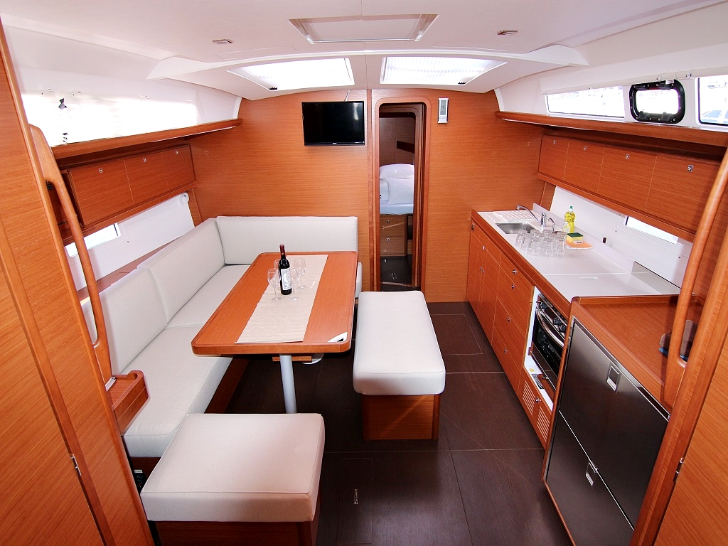 Photo #11 - DUFOUR 460 Grand Large BT (LOLA) en Sukosan - 9725