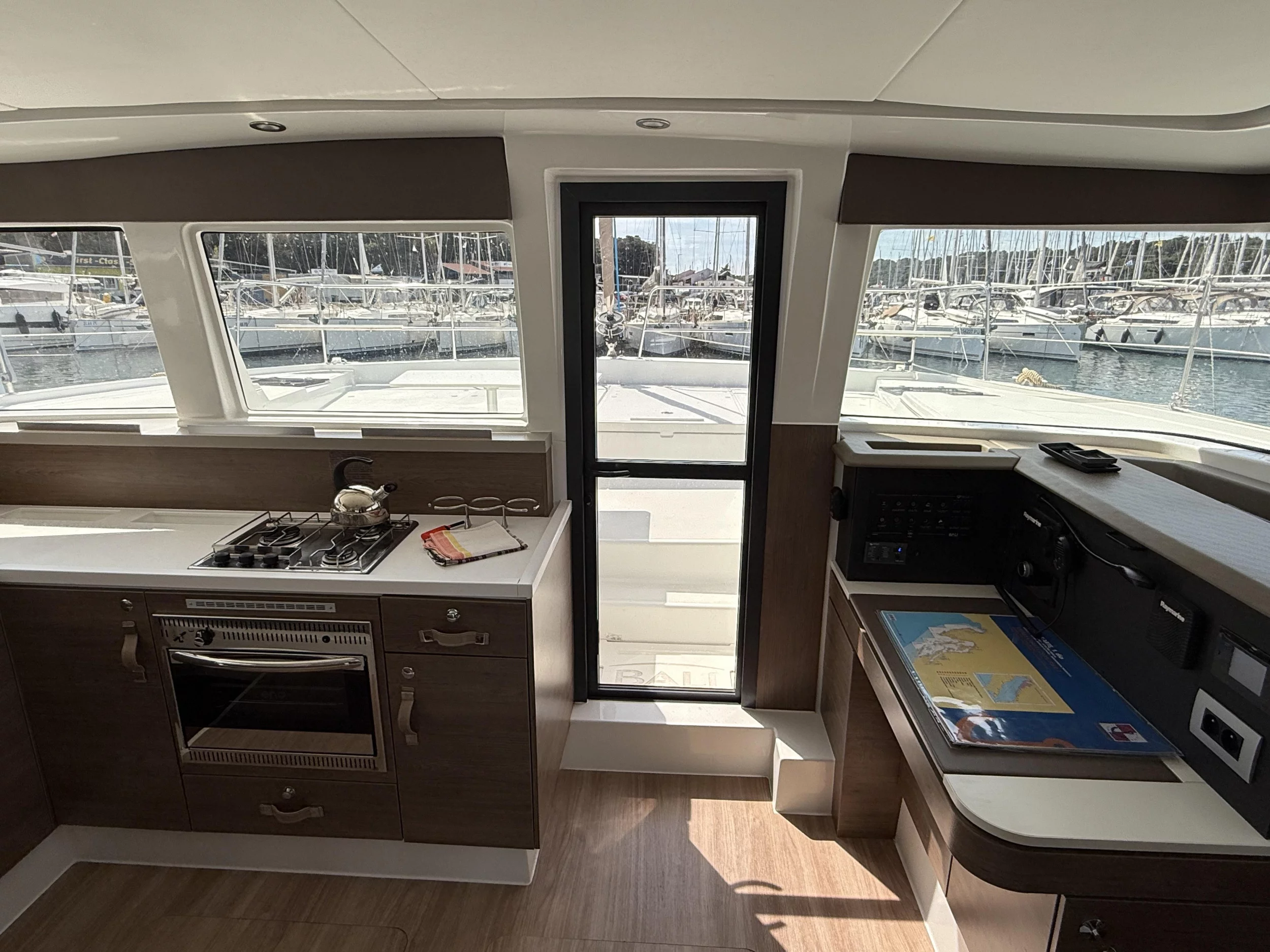 Bali 4.2 (La Luna 77) Interior image - 2