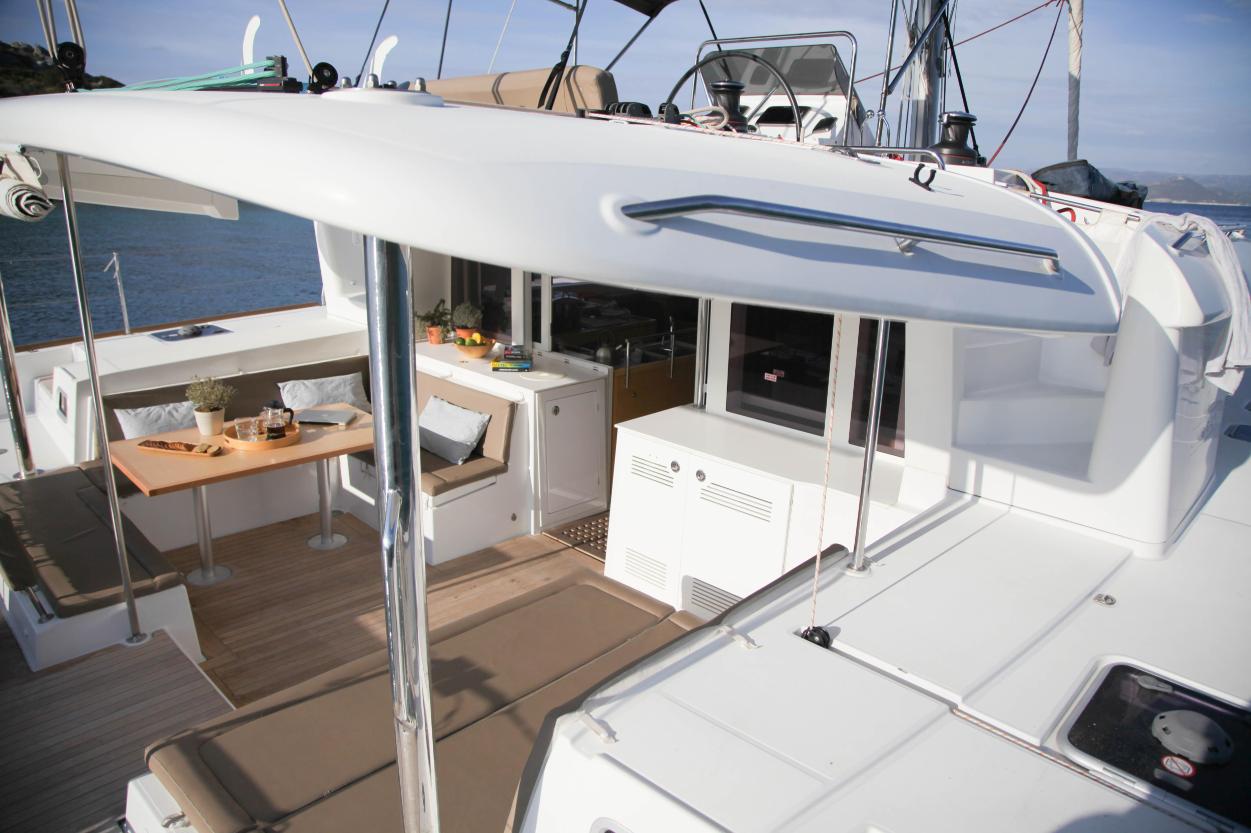 Photo #6 - Lagoon 450 Fly (IRIS IV) en Athènes - 10836
