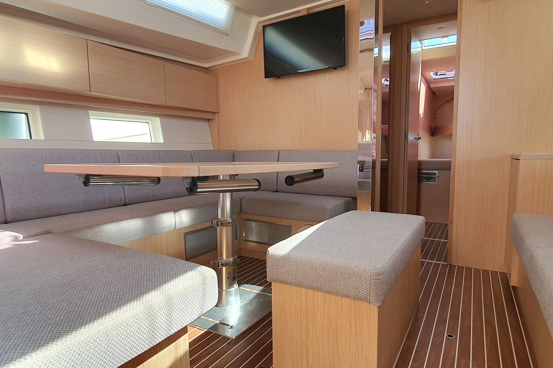 Photo #30 - Bavaria C45 (Whisper) in Palma - 10911
