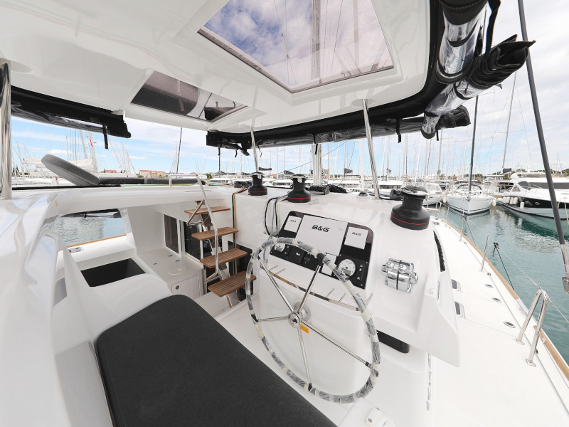 Photo #4 - Lagoon 450 SporTop (OASIS) en Sukosan - 24286