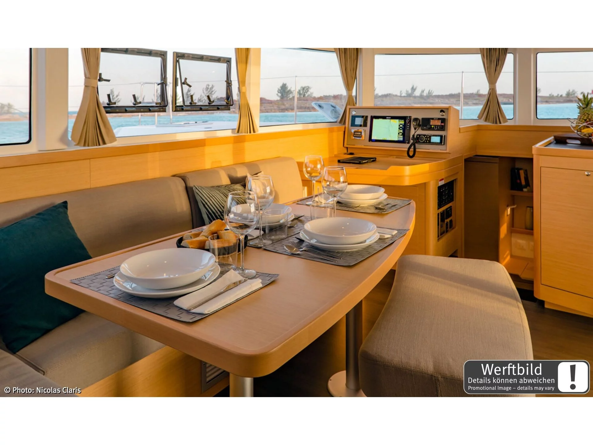 Lagoon 42.3 (Dream of Liberty) Interior image - 11