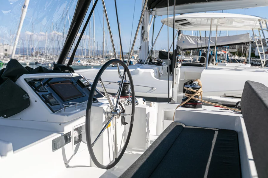 Lagoon 450 F (2019) equipped with generator, A/C ( (WIDE DREAM)  - 3