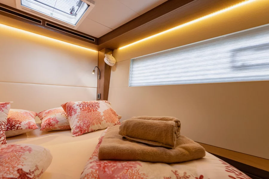 Lagoon 50 LUX (2020) equipped with airconditioning (PRINCESS KISS)  - 1