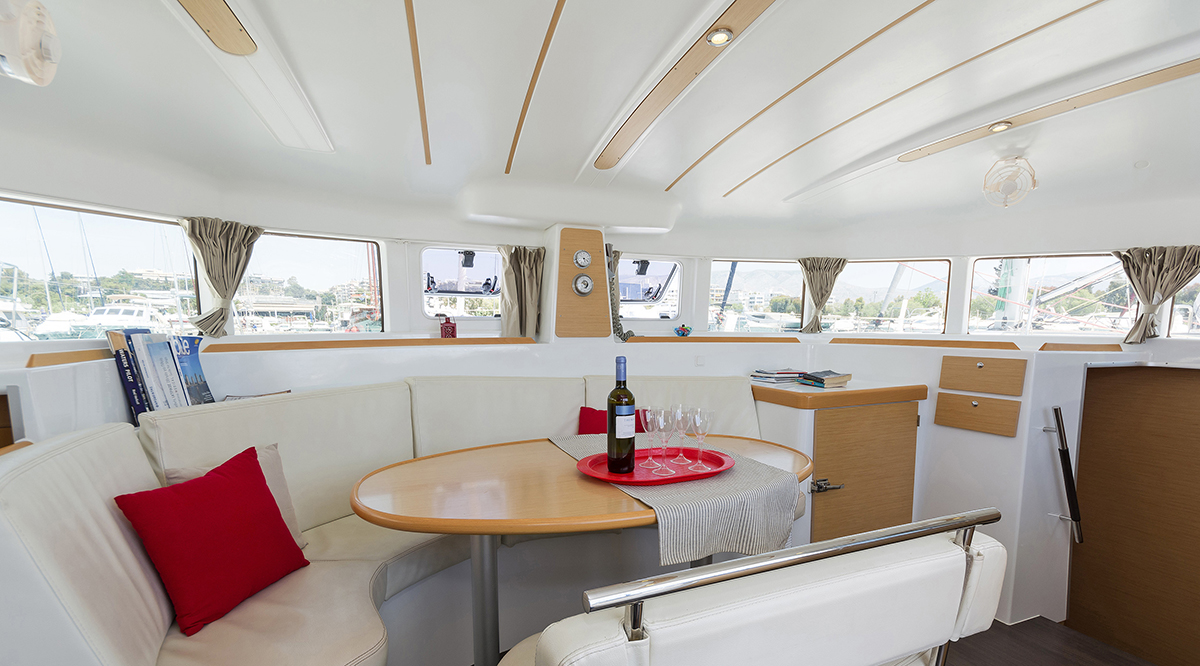 Photo #7 - Lagoon 380 (Bellevue) en Athènes - 6515