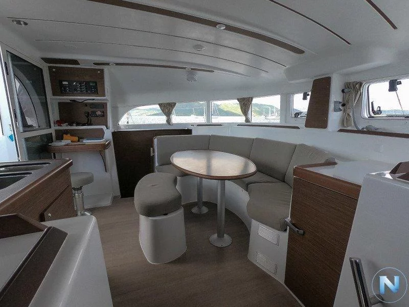 Lagoon 380 (LAURA with Watermaker) Interior image - 4