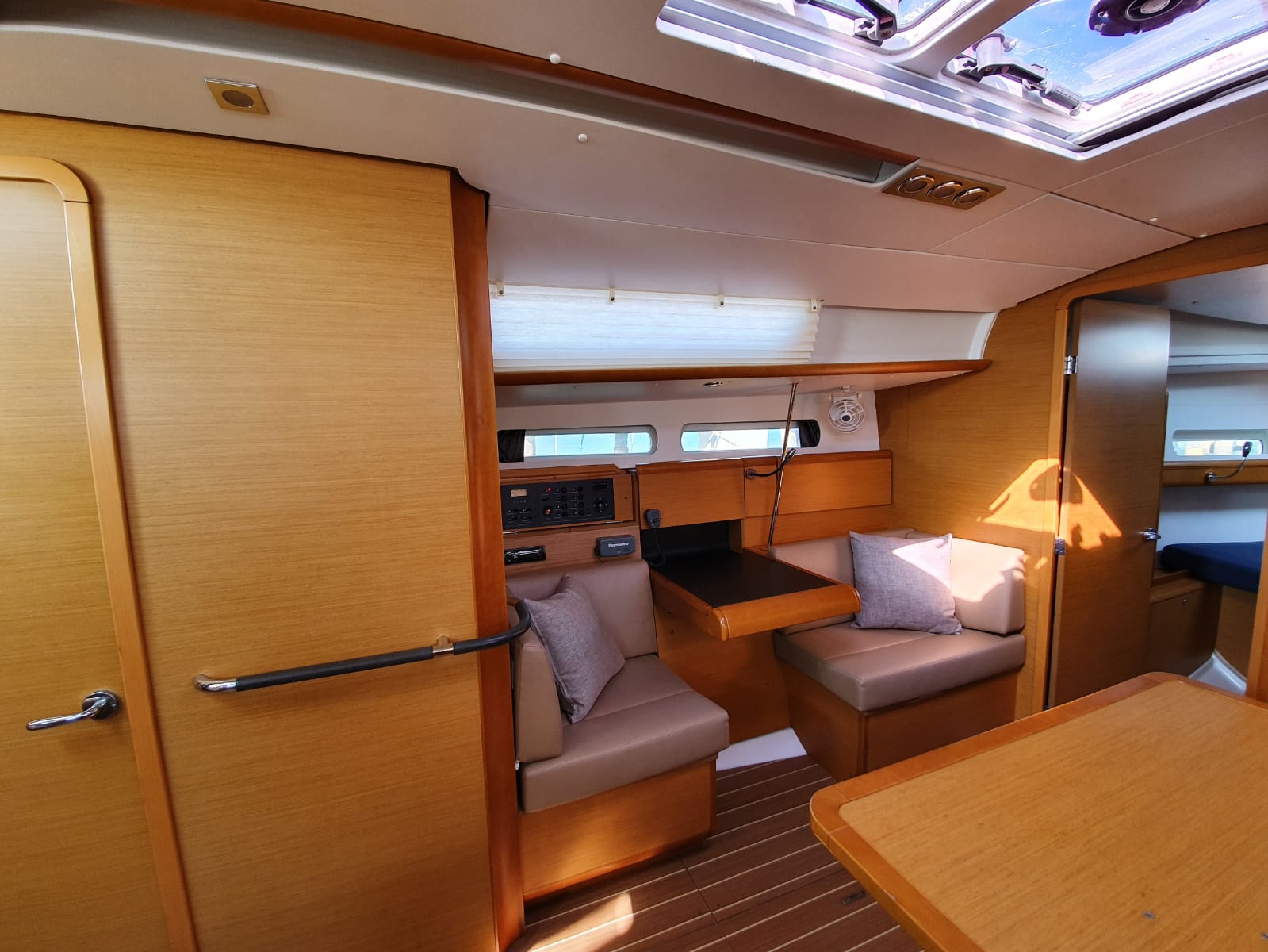 Photo #4 - Jeanneau Sun Odyssey 409 (T-Punch) in Koh chang - 10395