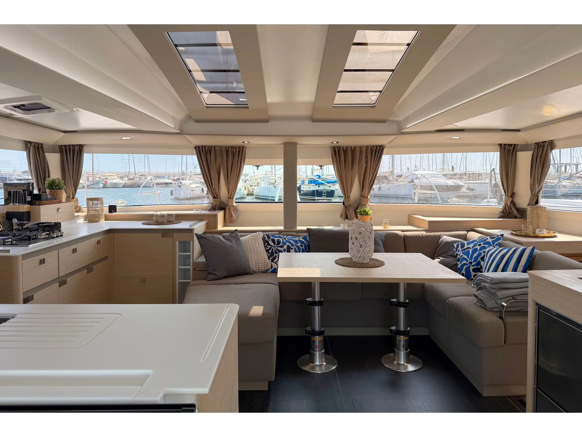 Elba 45 3 Kab. (Yara) Interior image - 2