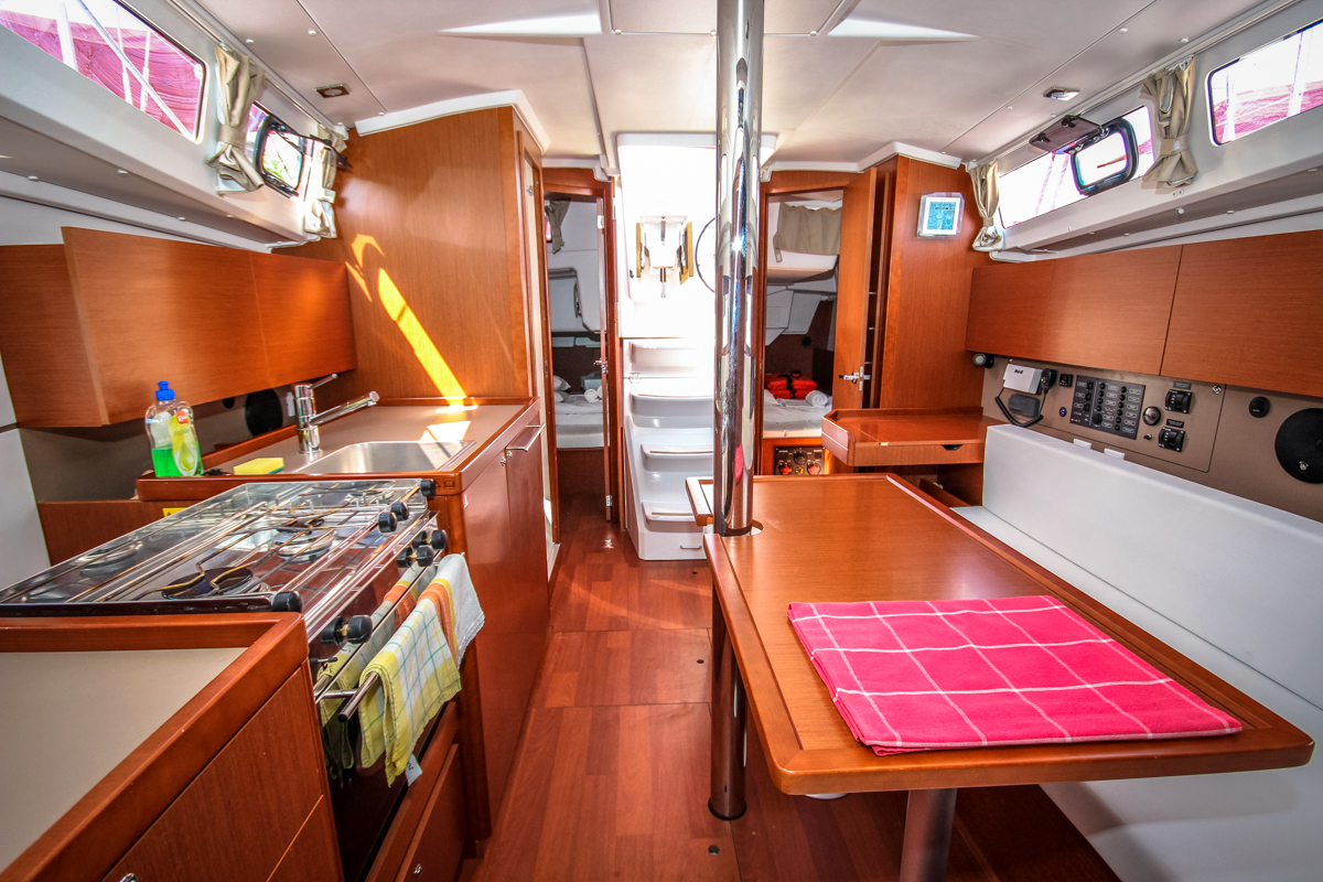 Photo #6 - Oceanis 35 (MALA LUNA) in Pomer - 7742