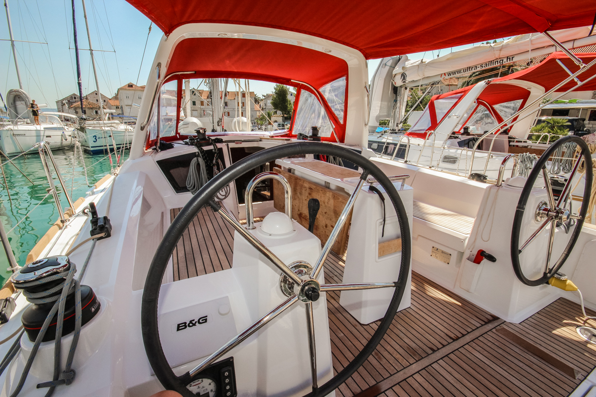 Photo #8 - Oceanis 35 (MALA LUNA) in Pomer - 7742