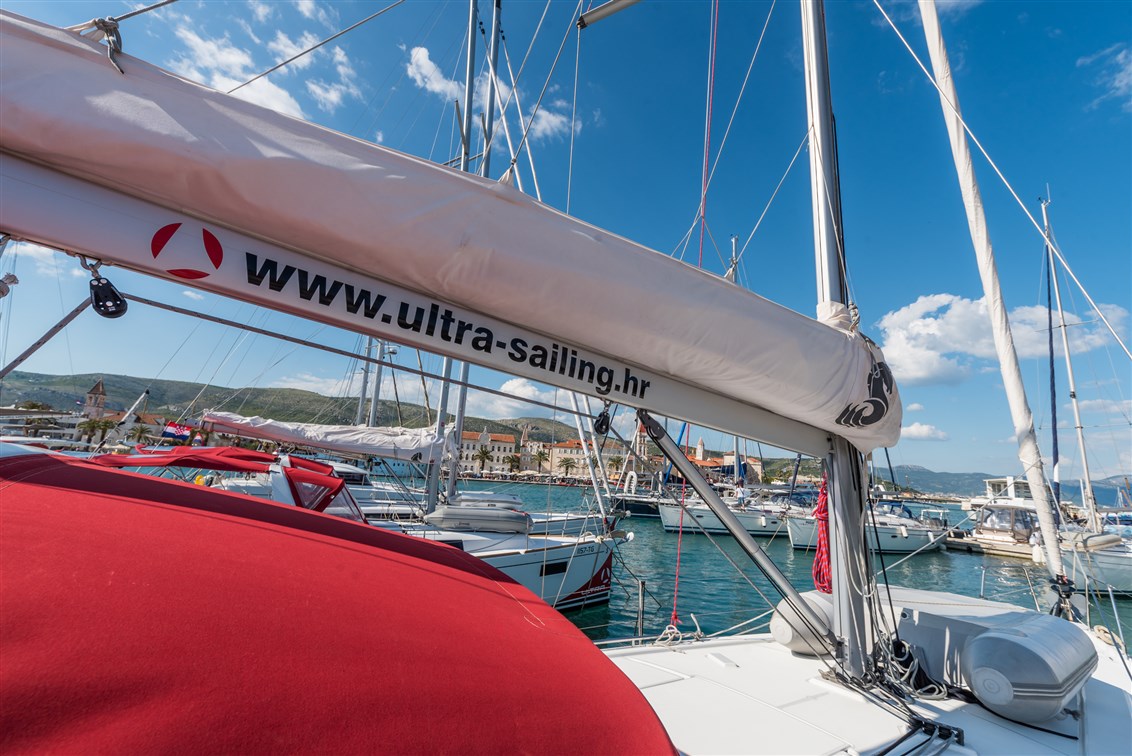 Photo #4 - Oceanis 41.1 (SPARKLING) en Split - 8638