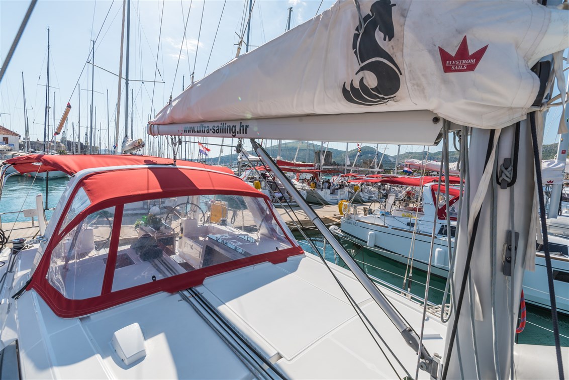Photo #2 - Oceanis 41.1 (SPARKLING) en Split - 8638