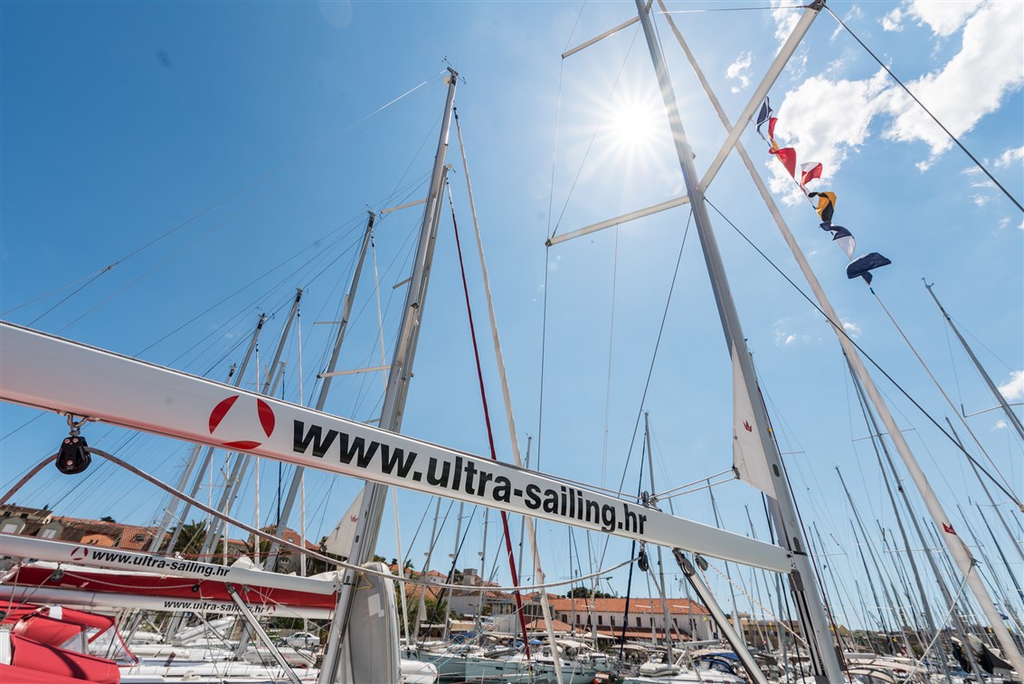 Photo #7 - Oceanis 45 (MOBULA ONE) en Split - 10128